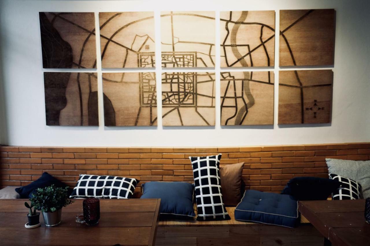 Slee Hostel Chiangmai (Adults Only) เชียงใหม่ ภายนอก รูปภาพ