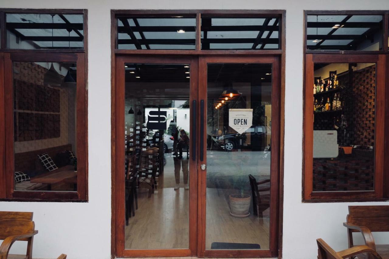 Slee Hostel Chiangmai (Adults Only) เชียงใหม่ ภายนอก รูปภาพ