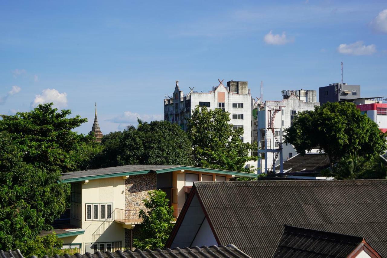 Slee Hostel Chiangmai (Adults Only) เชียงใหม่ ภายนอก รูปภาพ