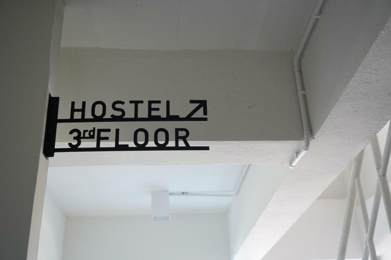 Slee Hostel Chiangmai (Adults Only) เชียงใหม่ ภายนอก รูปภาพ